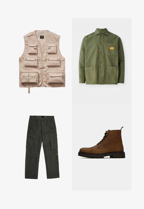 Beige cargovest gemaakt van duurzaam stof, met meerdere zakken met kleppen, ritssluiting en een kraag. Accenten zijn metalen drukknoopjes en ringen.; Olijfgroen jack gemaakt van zware katoen, met een puntige kraag, knopen aan de voorkant en twee grote opgestikte zakken. Inclusief een klein logo-opdruk.; Donkergroene cargobroek met knoopsluiting, twee schuine voorzakken en twee grote zijvakken met klep op elke pijp.; Bruine leren veterschoenen tot de enkel met dikke zwarte profielzool en een trekband op een witte achtergrond.