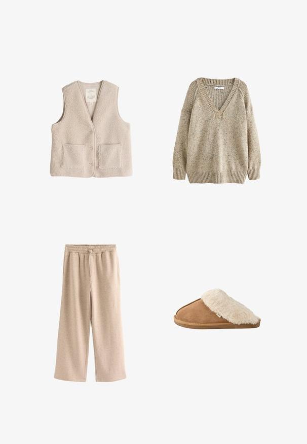 Fleecevest i lys beige, med v-udskæring, tre knapper og to forlommer. Blød tekstur med et hyggeligt, isolerende design.; Beige spættet striktrøje med V-hals, ribbede manchetter og kant. Blød tekstur med en afslappet pasform og raglanærmer.; Beige bukser med vide ben, elastisk talje og snørre, lavet af et blødt, plettet stof.; Brun slip-on tøffel med blød beige imiteret pelsforing og sål, vist fra siden på hvid baggrund.