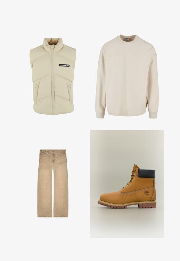 Beige polstret vest med høj krave, frontlynlås, skrå syninger og et sort logo-patch på venstre bryst. Blød, quiltet tekstur.; Beige ribbet sweatshirt med lange ærmer og rund hals, med faldne skuldre og ribbede manchetter. Blød tekstur og afslappet pasform.; Beige jeans med lige ben, forlommer, bæltestropper og knaplukning, vist på en hvid baggrund.; Brun læderankelstøvle med sort krave, gule snørebånd og tanfarvet sål. Har logo og hvide syninger som detalje. Robust ydersål med greb.