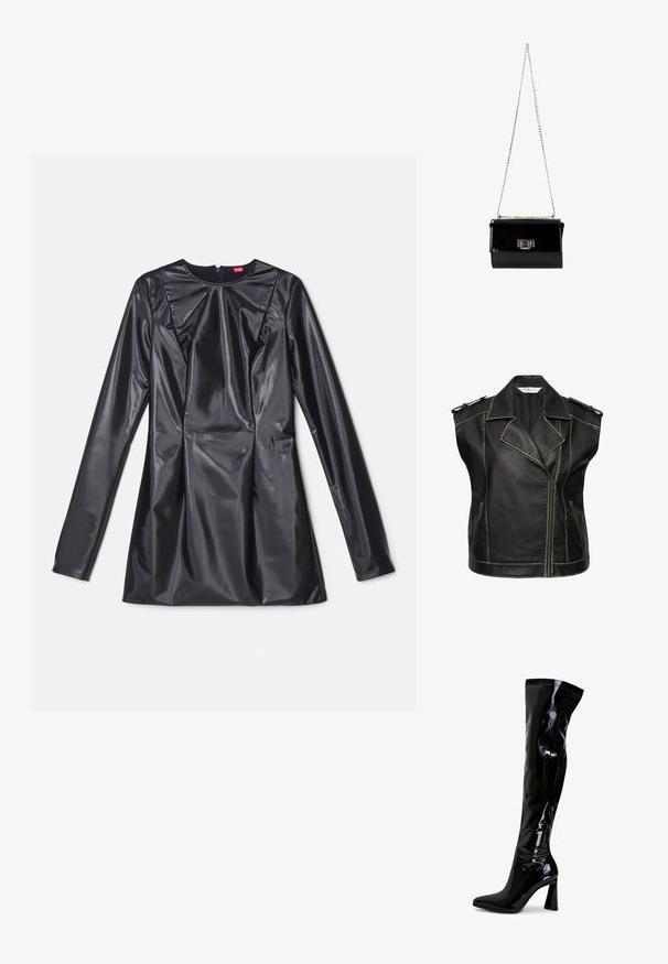 Sort lædervest med et klassisk motorcykel-design, der har en tandet krave, lynlås lukning og skulderepauleter. Fremhævede sømme.; 032c TRAPEZE TOO TIGHT MINI DRESS - Cocktailkjole / festkjole - black luster; Sorte laklæderstøvler, der går til låret, med spids snude, firkantet blokhæl og glat, blank tekstur. Ingen synligt hardware.; Sort patentlæder håndtaske med en guldkæde-strop, rektangulær form, med en frontklaplukning og et metallisk logo-accent.