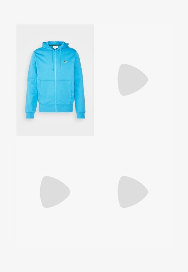 Sweat à capuche zippé bleu clair, en tissu doux, avec une poche kangourou, des cordons de serrage et un petit logo brodé sur la poitrine.; Maillot de cyclisme à manches courtes de couleur rouge foncé, doté d'une fermeture éclair frontale intégrale et d'un audacieux logo "castelli" jaune sur la poitrine.; Shorts de sport blancs en tissu léger avec une taille élastique, dotés de deux poches latérales et d'un petit logo noir au bas.; Baskets de sport blanches avec une tige en textile texturé et un accent bleu marine sur le côté. Elles possèdent une semelle en caoutchouc avec une semelle à motif.