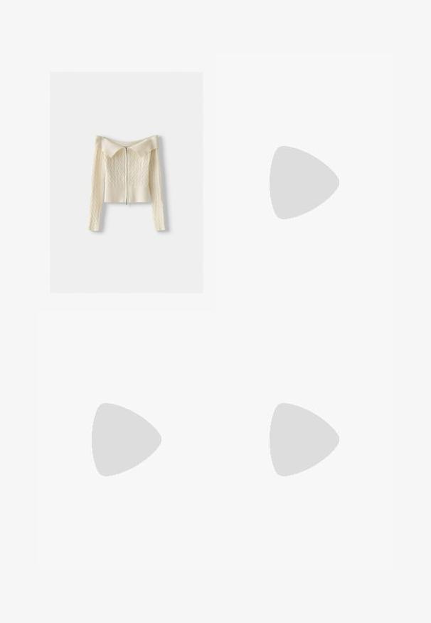 Off-white cropped tröja med bar axel-krage. Har struktur av kabelstickning och en dragkedja fram. Ribbad ärm och nederkant.; Vit skräddarsydd topp i ribbat tyg med korta ärmar och rynkade detaljer på sidorna för textur och form.; Stradivarius SMART WITH DARTS - Shorts - black; Svart och rosa mockasneaker med gummisula, tre rosa ränder, gyllene "SPEZIAL" logotyp och texturerad gummina sula. Låg design.