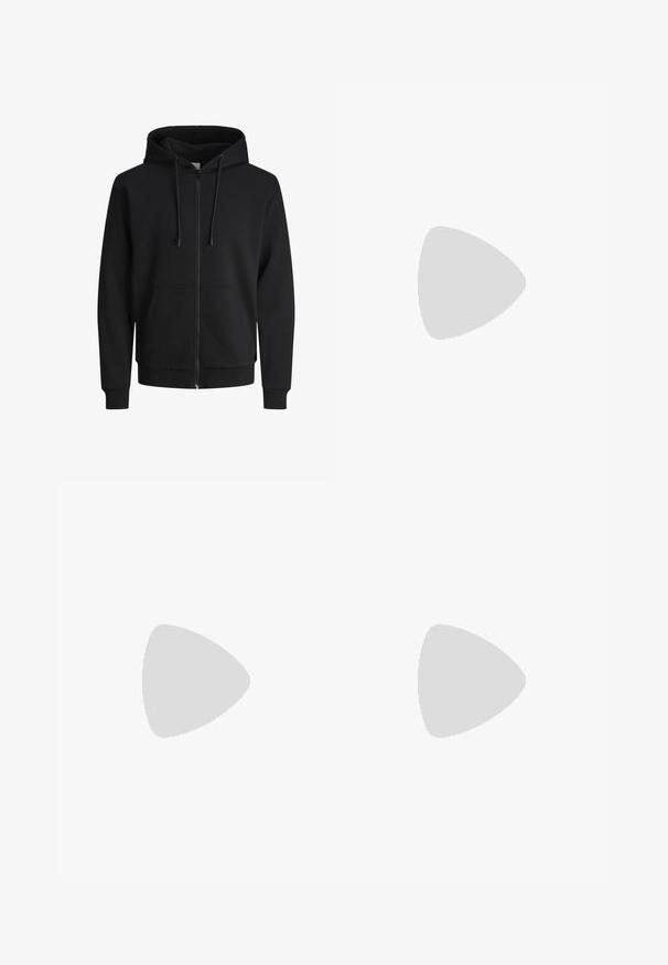 Sort zip-up hoodie lavet af sweatshirt-stof. Har en hætte med snoretræk, forlommer, ribbede manchetter og talje. Glat tekstur.; Tre t-shirts i hvid, grå og sort. Kortærmede, rund halsudskæring. Hvid skjorte har et diskret grafisk design af kranier. 100% bomuldsstof.; Hvide sweatpants lavet af blødt stof, med elastisk talje og håndled, der har en glat tekstur og løs pasform.; Hvide lædersneakers med perforerede sider, teksturerede detaljer, flade snørebånd og en kontrasterende grå hæl. Har en let forhøjet sål.