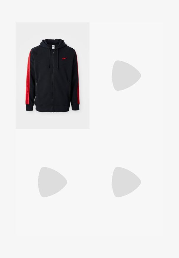Nike juodas zip-up džemperis su raudonomis detalėmis ant rankovių, kengūros tipo kišenėmis ir raudonu logotipu išsiuvinėtų ant krūtinės.; Balta trumpa rankovėmis marškinėliai, pagaminti iš lygaus audinio. Turi apvalų kaklą ir mažą juodą Nike logotipą kairėje krūtinės pusėje.; Balti sportiniai šortai, pagaminti iš lengvos medžiagos, su siuvinėtu mėlynu logotipu ir dviem žvaigždutėmis kairiajame apatinėje kojos regione.; Šviesiai mėlyni sportiniai batai su tekstūruotu paviršiumi, juodu guminiu padu ir baltu „Nike“ swoosh su rožinėmis detalėmis. Gnybtų dizainas, žemas siluetas.