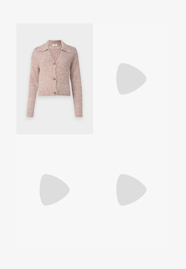 JDY JDYZOEY LIFE COLLAR CARDIGAN - Kardigán - chateau gray; Hnedé bavlnené tričko s krátkymi rukávmi a hlbokým V-výstrihom. Jednoduchý dizajn, jemná textúra a rovný lem. Bez vzorov alebo akcentov.; Hnedé nohavice so širokými nohavicami a hladkou textúrou, s vysokým pásom a prednými skladmi. Tkanina je ľahká a voľne sa pohybuje.; Hnedé semišové sandále na vysokom podpätku s otvorenou špičkou, nastaviteľným členkovým remienkom a pruhovanou platformovou podrážkou.