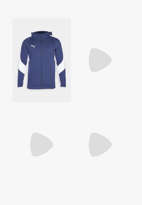 Tamno plava zip-up dukserica s bijelim dijagonalnim dizajnom na rukavima, podesiva kapuljača, prednje džepove i mali bijeli logo na prsima.; Bijela sportska majica kratkih rukava s okruglim izrezom, koja sadrži prozračne mrežaste detalje sa strane i crni Puma logo na prsima.; Crne atletske šortsice od lagane tkanine, s bijelom bočnom prugom i bijelim Puma logotipom na donjoj lijevoj prednjoj strani.; Crni nogometni kopački s teksturiranim sintetičkim gornjim dijelom, srebrnim detaljima i dizajnom na vezanje. Imaju oblikovanu potplat s vidljivim čepovima za prianjanje.