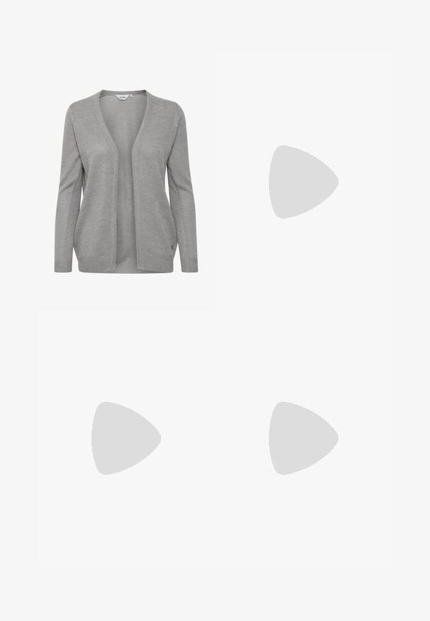 Grå kofta gjord av stickad tyg, har en djup V-halsringning, öppen framsida, långa ärmar och en subtil struktur med en liten logotyp-accent.; Set med två långärmade toppar i vitt och svart. Ribbade texturer, rund hals, figurnära design med något utställda ärmar.; Breda ben denimjeans i en ljusblå tvätt, med hög midja, framfickor och knappstängning med bälteshällor.; Vita plattformssneakers gjorda av slät syntetiskt material, med rund tå, snörningsdesign och en texturerad gummisula. Svart hälaccent.