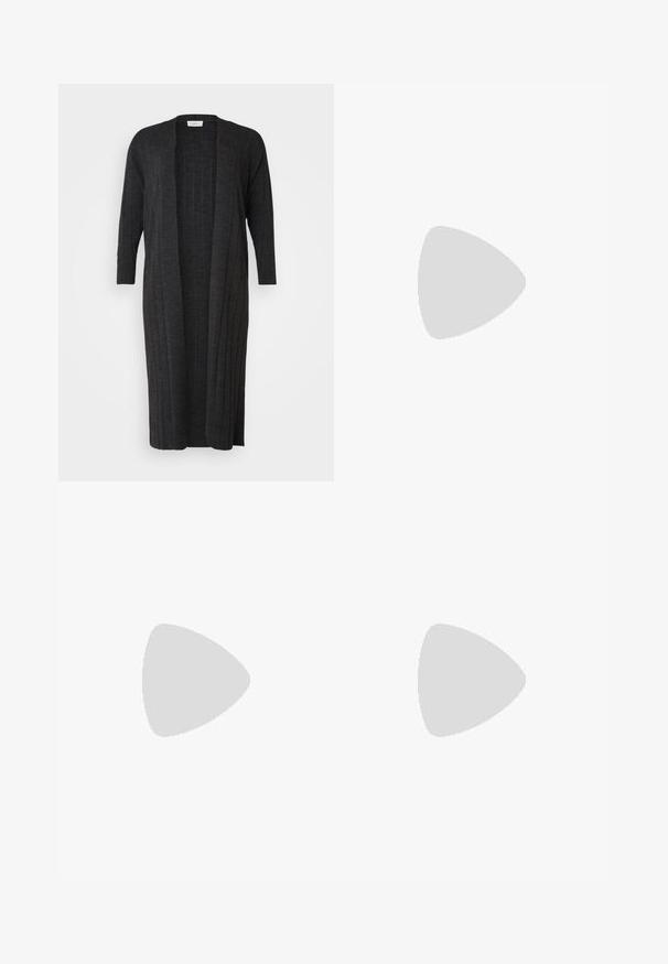 ONLY Carmakoma CARTESS LONG OPEN CARDIGAN - Kardigán - dark grey melange; Leopárdmintás, hosszú ujjú felső, magas nyakkal, rugalmas anyagból készült. Bézs alap háttérrel és barna foltokkal rendelkezik. Sima tapintású, testhez álló fazon.; Világoskék egyenes szárú farmernadrág elöl gombos és cipzáras záródással, övtartókkal és klasszikus öt zsebes dizájnnal.; Ezüst és fekete sportcipő, hálós és szintetikus felsőrésszel, voluminózus dizájnnal és texturált felülettel. Párnázott bokarésszel és gumitalppal rendelkezik.; Szürke napszemüveg, elegáns, könnyű műanyag kerettel. Árnyékolt szürke lencsékkel és texturált oldalsó díszítésekkel rendelkezik a jobb fogás érdekében.; Csavarodott ezüst karika fülbevalók fényes felülettel, fonott textúrával és biztonságos kapcsos záródással.