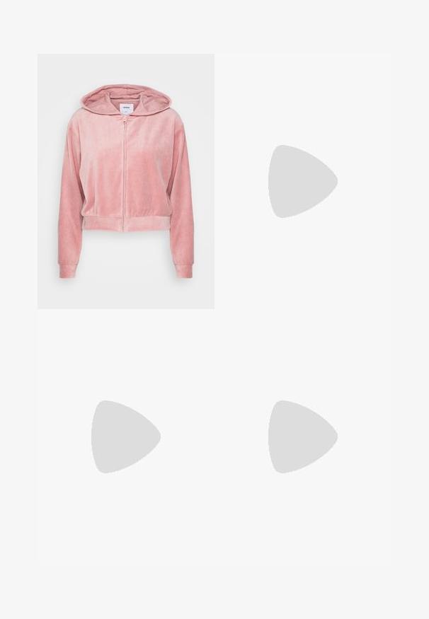 Cotton On ZIP UP HOODIE - Camisola com fecho - zephyr; T-shirt de algodão branco com decote redondo e mangas curtas. Apresenta um pequeno logo preto da Nike no peito. Design simples e sem adornos.; Calças largas de tom cinza claro feitas de tecido suave. Apresentam uma cintura elástica e o logo da Nike em preto no lado esquerdo.; Sapatos de desporto azul claro com acabamento branco, painéis texturizados e fecho de zíper. Apresentam uma sola com amortecimento visível e sola em borracha.