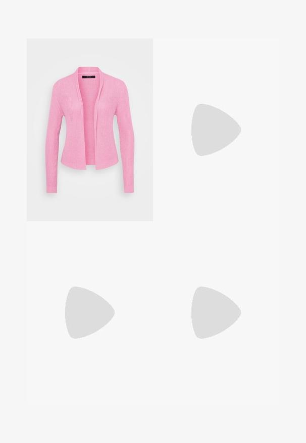 Světle růžový cardigan s hladkým pleteným vzorem, otevřeným předním designem a dlouhými rukávy. Vyznačuje se volným střihem a bez zapínání.; Even&Odd Petite 2 PACK - Jednoduché tričko - white/black; Bílé, široké kalhoty vyrobené z hladké tkaniny, s plisovaným předním dílem a elastickým pasem s knoflíkovým zapínáním.; Béžové sandály na podpatku s blokovým podpatkem, s řemínkovým designem a nastavitelným kotníkovým páskem, vyrobené z hladkého syntetického materiálu s matným povrchem.