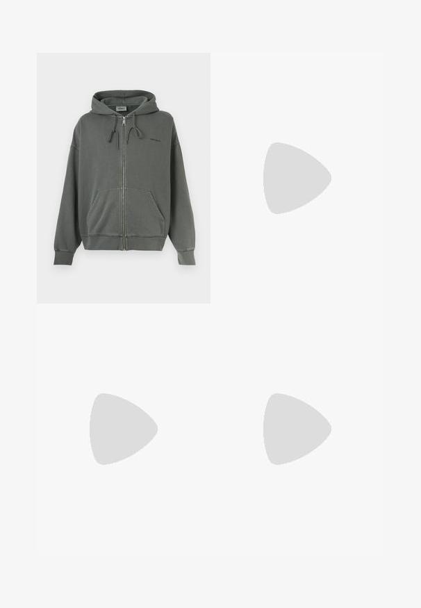 Grå zip-up hoodie gjord av mjuk bomullsblandning, med dragsko på huvan, framfickor och ribbade ärmslut. Logotyp på bröstet.; Svart bomulls t-shirt med korta ärmar, rundad halsringning och en liten gul logga på vänster bröstområde. Enkel design och vanlig passform.; Svarta, elastiska sweatpants med lös passform, mudd vid anklarna, slät textur och utan synliga mönster eller detaljer i metall.; Beige och krämfärgad atletisk sko med texturerad meshovandel, stöttande överdrag och gummisulor med ett mönster för grepp.