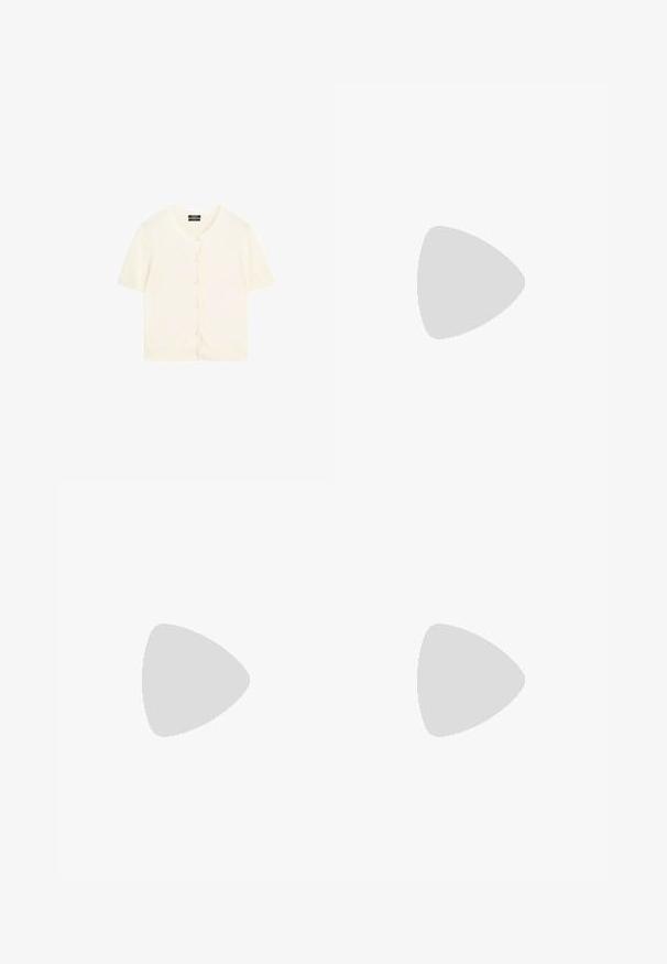 Korte ærmer cremefarvet cardigan lavet af strikket stof, med rund halsudskæring, knaplukning foran og ribbede kanter og manchetter.; Lys beige tanktop lavet af ribbet stof, med rund halsudskæring og brede stropper, i en tætsiddende pasform og minimal pynt.; Lys beige, løstsiddende bukser med elastisk talje og snøre. Har to sidelommer og en glat overflade.; Brune ruskinds slip-on sko med lav hæl, en justerbar rem med en sølv spænde og en sort gummisål.
