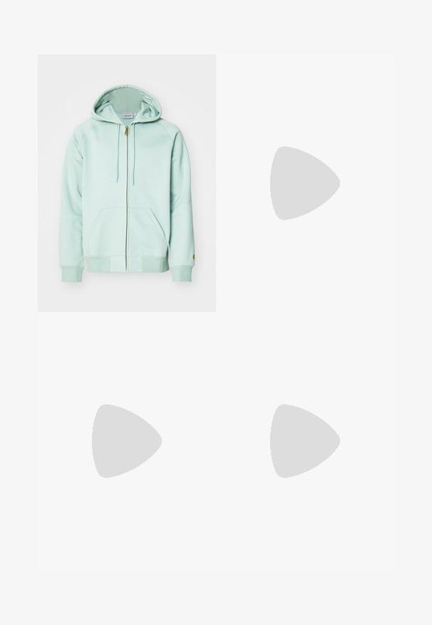 Heled mintsroheline tõmbluku hoodie, mis on valmistatud pehmest kangast. Omab reguleeritavat kapuutsi, kahte esikot, ja soonikservi. Kard logo varrukal.; Valge pika varrukaga T-särk, mis on valmistatud puuvillast. Ümmargune kaelus, ribaga mansetid ja väike logo vasakul varrukal. Sile tekstuur.; Olivi rohelised cargo püksid, valmistatud puuvillast, laia jala disainiga, voldikute ja küljetaskutega praktilisuse huvides.; Must mustrasneaker mustmustraday valgetus valge nööritega, beež kummist tallaga ja punase aktsendiga kandade juures. Ümar nina ja minimaalne õmblusdetail.