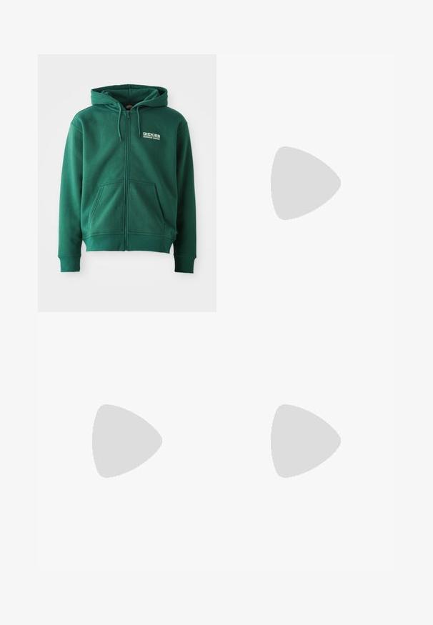 Žalia zip-up džinsinė striukė pagaminta iš minkštos medžiagos, turi priekinę kišenę, virvutes ir logotipą viršutinėje kairėje pusėje.; Baltas medvilnės marškinėliai su juodu Adidas logo centre. Trumpomis rankovėmis ir apvalia kaklo iškirpte. Lygus audinys.; Juodi sportiniai keliai su elastingu juosmeniu, su baltais šonais ir mažu logotipu. Atrodo, kad medžiaga yra minkšta ir lengva.; Juodos ir baltos sportinės bateliai su zomšiniu ir odiniu viršumi, su trimis baltomis juostelėmis, perforuota koja ir guminėmis padais.