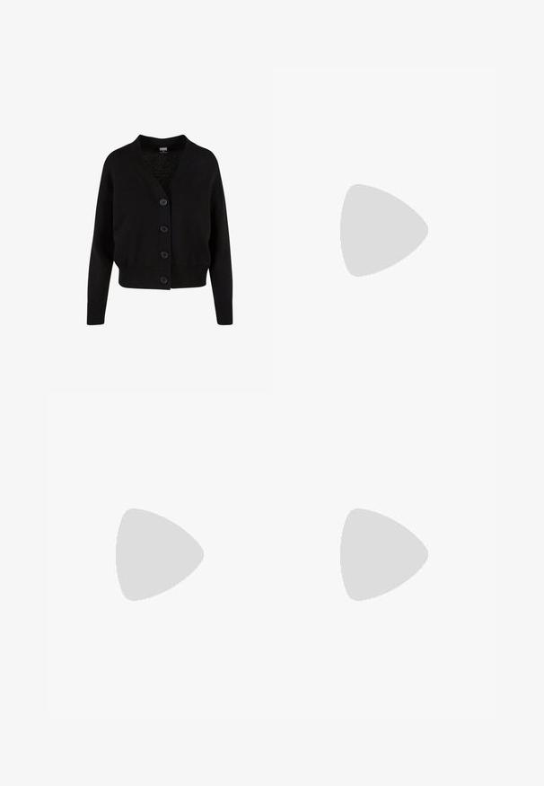 Zwarte gebreide cardigan met een V-hals, vijf knopen aan de voorkant, geribde zoom en manchetten, en een kort ontwerp. Zachte textuur met een casual stijl.; Witte katoenen T-shirt met ronde hals en korte mouwen. Eenvoudig ontwerp, gladde textuur, geen patronen of accenten.; Zwarte, hoge taille, wijde broek gemaakt van een gladde stof, met een flatte voorkant, knoopsluiting en geen zichtbare zakken.; Bruine en bordeauxkleurige sneaker van suede en mesh materiaal, met drie crèmekleurige strepen, een gemêleerd stof op de tong en een rubberen zool.