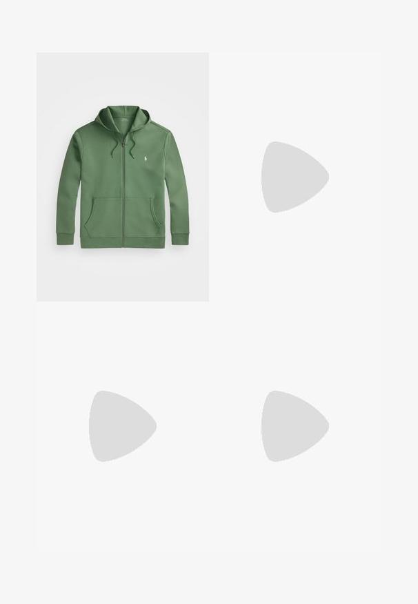 Grön zip-up hoodie i slätt tyg med en framfickor, justerbar dragkedja och huva samt framfickor. Litet logotyp på bröstet.; Vit långärmad T-shirt tillverkad av bomull. Har en rund halsringning, ribbade ärmslut och en liten marinblå polo-logotyp på vänster bröst.; Ljus krämfärgade, avslappnade byxor i mjukt tyg. Har elastisk midja med dragsko och smalnande bendesign.; Beige atletiska skor med ovandel i mocka och mesh, vita snören, svarta accenter vid hälen och en strukturerad gummisula.