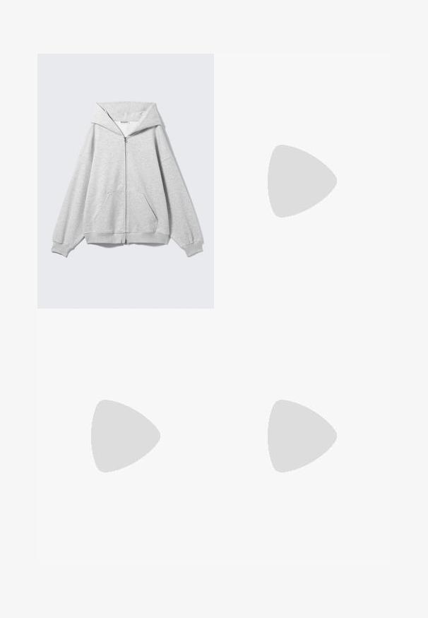 Grauer Zip-up-Hoodie mit großem Kapuzen, oversized Passform, Kängurutasche, gerippten Bündchen und Saum. Hergestellt aus weichem, strukturiertem Baumwollstoff.; Helles rosa T-Shirt mit kurzen Ärmeln aus glattem Baumwollstoff. Es hat einen runden Ausschnitt und eine lässige Passform mit einem geraden Saum.; Hellgraue Hosen mit weitem Bein aus einem glatten, strukturierten Stoff, mit einer vorderen Knopfverschlussleiste und Gürtelschlaufen an der Taille.; Cremefarbene und lavendelfarbene Sneakers mit drei Streifen und einer strukturierten braunen Sohle, ausgestattet mit Schnürsenkeln und einer gepolsterten Ferse. Obermaterial aus weichem Stoff.