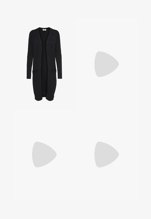JDY JDYMARCO LONG CARDIGAN - Chaqueta de punto - black; Top de tirantes blanco con canalé, con un cuello redondo, diseño sin mangas y largo corto. La etiqueta dice "JJXX". Textura de tela suave.; Pantalones negros de pierna ancha con cintura elástica, fabricados en un tejido suave. Presentan un diseño limpio sin bolsillos ni detalles de costura visibles.; Zapatillas de ante negras y grises con un gran logo "N" en color crema, cordones morados y una suela de goma texturizada en color marrón.