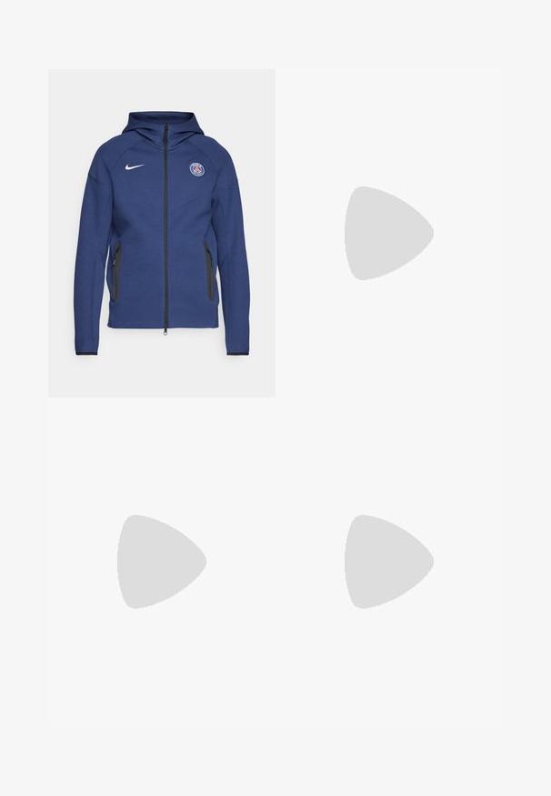 Hoodie bleu marine en tissu doux doté d'une fermeture éclair complète, de poches latérales et d'un patch logo. Il présente un design structuré avec une capuche.; T-shirts en coton blanc, à manches courtes, design col rond, texture uniforme, empilés en rangée, avec un logo subtil au niveau de l'encolure.; Pantalons de sport bleus avec taille à cordon, poches zippées sur les côtés, accents noirs et logos : emblème PSG et swoosh Nike.; Baskets en cuir noir avec surface texturée, swoosh Nike blanc, semelle grise, bout rond et design à lacets. Comprend des perforations sur la boîte à orteils.
