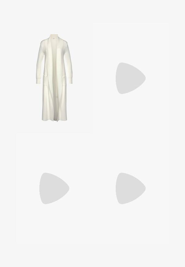 Langer, offener Cardigan aus weichem, strukturiertem, weißem Strickstoff mit gerippten Bündchen und zwei vorderen Taschen.; Langarm-Crop-Top in Dunkelblau, aus leichtem Stoff, mit einem runden Ausschnitt und einer glatten, gleichmäßigen Textur.; Schwarze weit geschnittene Jeans aus Denim, mit kleinen gepunkteten Mustern, klassischem Fünf-Taschen-Design und einem Knopf- und Reißverschluss.; Schwarze Ledersneaker mit weißem Drei-Streifen-Design, runder Spitze, flacher weißer Gummisohle und Markenlogo an der Seite.; Schwarze rechteckige Sonnenbrille mit dunklen Gläsern, glattem Kunststoffrahmen und gebogenen Bügeln. Das Design ist klobig mit einer minimalistischen Ästhetik.