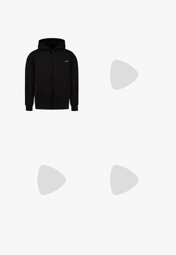 Svart zip-up hoodie med framfickor, ribbade ärmslut och nederkant, samt en liten rektangulär logotyp på vänster bröst.; Vit bomull t-shirt med korta ärmar, rundad halsringning, avslappnad passform och utan synliga logotyper eller mönster. Slät textur och minimal design.; Svarta joggarbyxor av mjukt material, med elastisk midja samt snörning, ribbade muddarna och en liten logotyp på vänster lår.; Nike-sneakers har en grå mocka- och vit läderoverdel med perforeringar, runda snören och en sula i gummi för grepp.