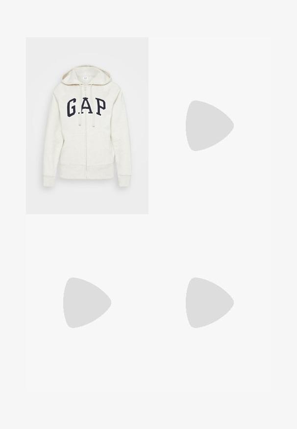 GAP HERITAGE - Mikina s kapucňou - oatmeal heather; Biely priliehavý top vyrobený z priečkovanej tkaniny s krátkymi rukávmi a nariasenými detailmi po stranách pre textúru a tvar.; Biele vysokoklasové džínsy s širokým strihom, vyrobené z denimu; majú päť vreciek, medené nitky a zips na prednej strane.; Biele kožené tenisky s okrúhlou špičkou, hrubou gumenou podošvou a šiestimi dierkami na šnúrky. Obsahujú jemné steh a textúrovanú podrážku pre lepšiu priľnavosť.