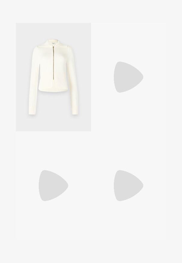 Abercrombie & Fitch Strickjacke - jet stream; Schwarzes Langarmshirt aus glattem Stoff, mit rundem Ausschnitt und taillierter Passform, ohne sichtbare Muster oder Akzente.; Schwarze hochtaillierte Jeans mit einem Knopf- und Reißverschluss, Fronttaschen und ausgestellten Beinen, flach auf einem weißen Hintergrund ausgelegt.; Schwarze, glänzende Knöchelstiefel mit dickem Profilsohle und abgerundeter Zehenform, Seitenansicht vor einem schlichten, hellgrauen Hintergrund.