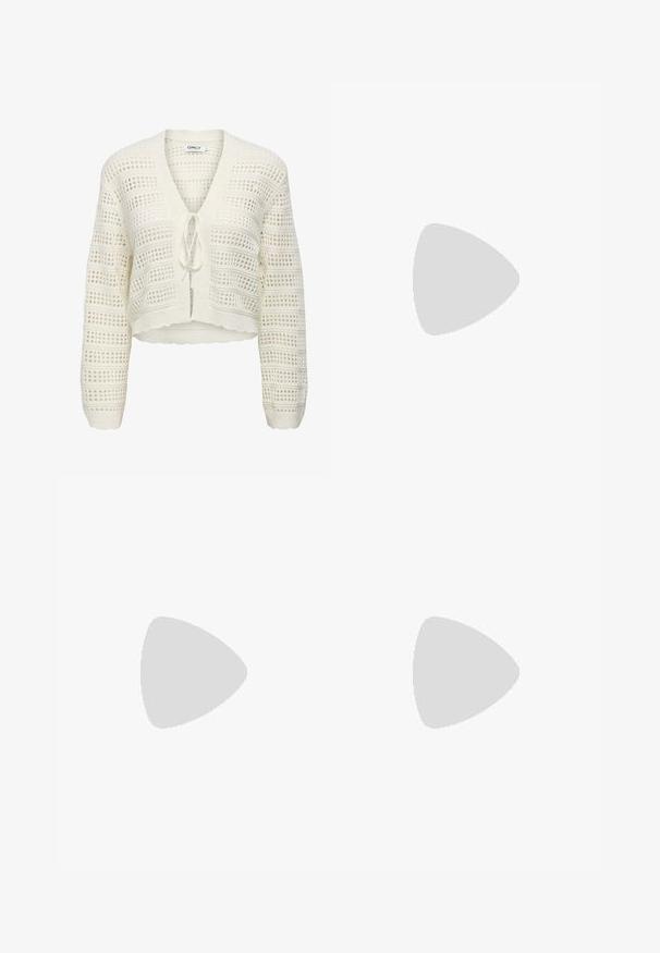 Witte verkorte gebreide cardigan met een v-hals, striksluiting en opengewerkt ontwerp met horizontale en verticale strepen, met textuur aan de randen.; Witte katoenen tanktop met een ronde halslijn, zonder mouwen en een getailleerde vorm. Soepele textuur, eenvoudig ontwerp en minimale stikdetails.; Witte, gelaagde maxi-rok van lichtgewicht stof. Voorzien van een elastische tailleband en een vloeiende ontwerp met een zachte, subtiele textuur.; Zwarte suède ballerina's met een ronde neus, voorzien van een decoratieve strik aan de voorkant en een platte zool. Glad textuur en klassieke vorm.; Ronde, bruin getinte zonnebril met een glanzend bordeauxrood frame. Slanke pootjes met subtiele merkdetails. Vlakke lensontwerp.