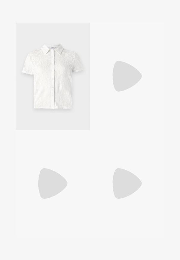 Balta trumpa rankovėmis bluzonė su gėlių nėriniuotu raštu, apykaklės dizainu, sagų uždarymu priekyje ir tekstūruota medžiaga.; Juodi ir balti marškinėliai, apvaliu kaklu, trumpomis rankovėmis. Juodi marškiniai su geltonu saulės siuvinėjimu; baltieji turi purpurinę pusmėnulio akcentą.; Balti dryžuoti kelnės su tiesiu kojų dizainu, pagamintos iš lengvos medžiagos. Priekyje turi klostes ir tradicinį juosmenį.; Juodos lakuotos odinės šlepetės su smailiu pirštu ir geometriniu bloko kulnu. Turi elegantišką, minimalistinį dizainą ir lygų paviršių.