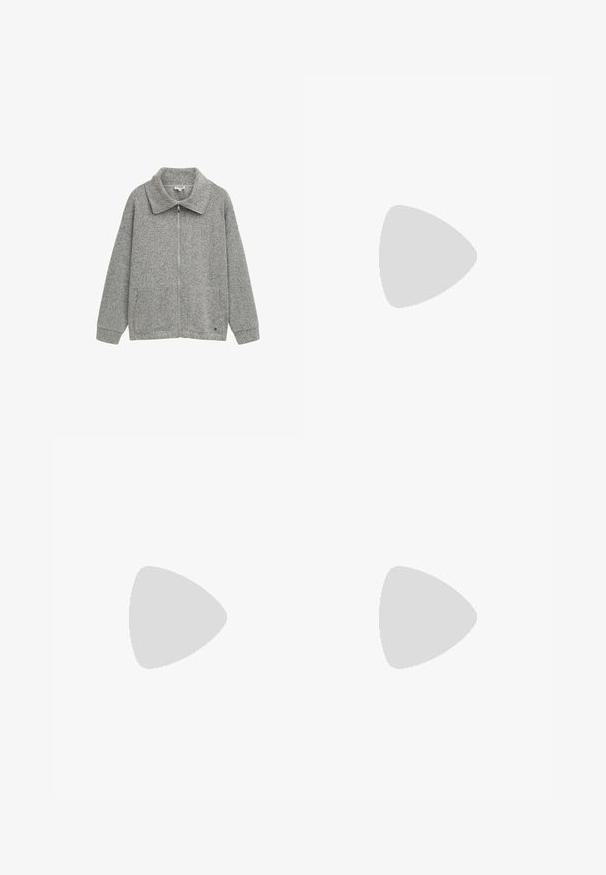 Giacca grigia a zigzag con zip, dotata di un ampio colletto, maniche lunghe e tasche frontali. Realizzata in un morbido tessuto testurizzato.; Due top in maglia senza maniche, a collo alto, in nero e bianco, con un design aderente e una superficie liscia, di lunghezza cropped.; Pantaloni neri a gamba larga realizzati in tessuto leggero, caratterizzati da una chiusura frontale con bottone e frontale piatto, con orli cuciti con precisione.; Scarpe sportive con tomaia in pelle bianca, punta in suede grigia e tre strisce nere. Presentano un logo blu sulla linguetta e una suola in gomma testurizzata.; Vivienne Westwood THREE ROW RELIEF CHOKER - Collana - silver-coloured/white