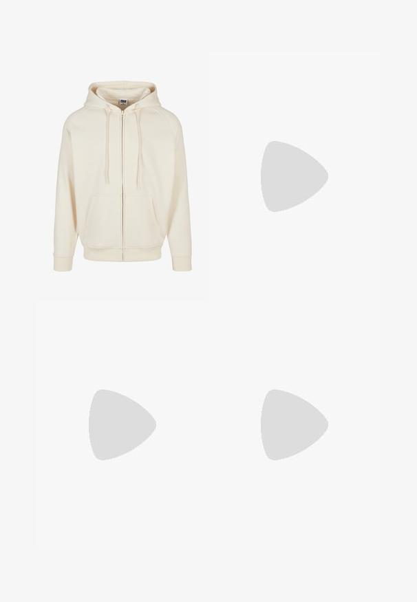 Sweatshirt crem cu fermoar în față, glugă cu şnur, buzunare frontale și manșete ribbed. Textură de țesătură netedă și design casual.; Tricou din bumbac cu guler rotund, în nuanță albă, cu mâneci scurte, croială lejeră și o textură fină, ușoară.; Pantaloni cargo bej din bumbac, cu două buzunare laterale, închidere cu nasture și picioare drepte dintr-un material ușor texturat.; Adidași albi cu un exterior din piele netedă, limbă căptușită, șireturi plate și accente texturate pe părțile laterale și pe toc.