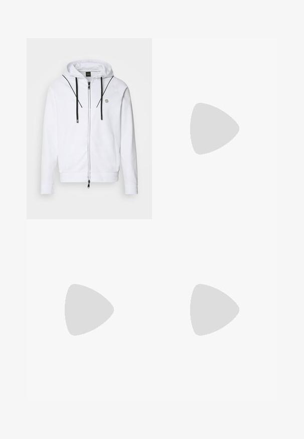 Haut à zip blanc avec des accents noirs, cordons ajustables et un petit logo sur la poitrine. Fabriqué en tissu doux et lisse.; T-shirt en coton noir avec un col rond, des manches courtes, et le logo blanc "BOSS" centré sur la poitrine. Texture lisse, coupe décontractée.; Pantalons de survêtement noirs en matériau doux avec une taille élastique, un cordon de serrage et des jambes fuselées. Présente un petit logo sur le côté.; Baskets de course noires avec une surface texturée, accents gris clair et trois bandes horizontales marron. Elles possèdent une semelle blanche rembourrée.