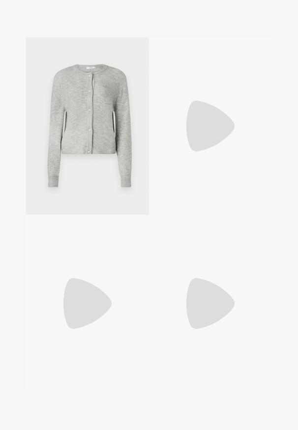 Cardigan cinza em malha canelada. Apresenta um decote redondo, mangas longas e fecho com botões decorativos semelhantes a pérolas.; T-shirt branca de manga curta com textura canelada, apresentando dois corações vermelhos bordados no peito. Tecido macio com um design clássico de gola redonda.; Jeans de denim azul claro com corte reto, apresentando fecho com botão e zip, cinco bolsos e ligeira descoloração na frente e nas costas.; Sapatilha alta de tela branca com sola de borracha preta, bico de borracha na frente e seis ilhós para os atacadores, apresentando um design limpo e minimalista.
