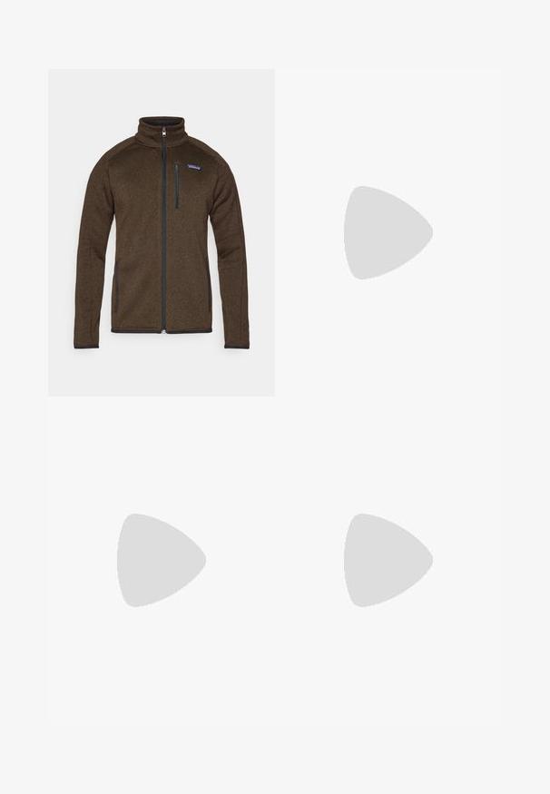Veste en polaire marron avec un col haut, fermeture éclair sur toute la longueur et deux poches latérales. Présente un petit logo Patagonia bleu en haut à gauche.; T-shirt gris à manches courtes en tissu doux et texturé, arborant un petit logo bleu Patagonia sur le côté gauche de la poitrine. Pas de motifs supplémentaires.; Pantalons gris foncé en tissu durable, dotés d'une poche zippée, d'une coupe droite et de passants de ceinture pour un ajustement réglable.; Baskets imperméables marron avec une tige texturée, des accents perforés, un support de talon noir et une semelle en caoutchouc grise. Les lacets sont ornés d'embouts métalliques.