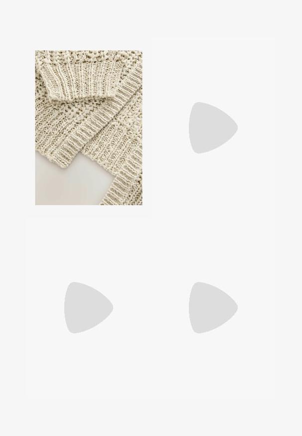 Tissu en tricot beige avec une trame ouverte complexe et des bords côtelés texturés. Présente une apparence douce et légère avec des motifs détaillés.; Robe sans manches marron longueur genou avec encolure ronde et léger ruché sur les côtés, jupe évasée sur fond blanc uni.; Bershka Sandales à talons hauts - black; Lunettes de soleil en écaille de tortue avec des verres rectangulaires, monture épaisse et verres teintés foncés. Texture lisse et design minimaliste.; Sac en daim beige avec deux longues poignées, de forme rectangulaire et avec des coutures décoratives. Dispose d'une bandoulière et de subtils accents en métal doré.