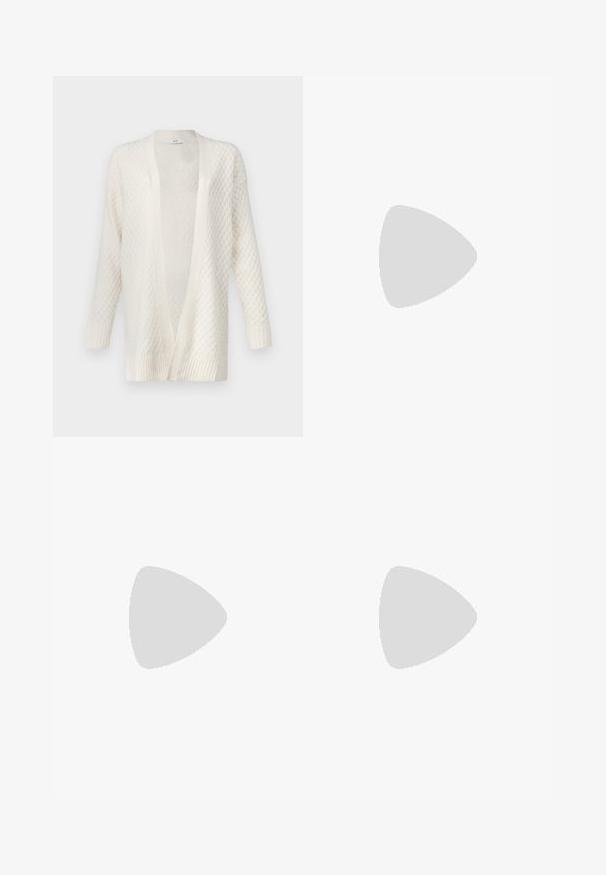 JDY JDYBIGUM LONG OPEN CARDIGAN - Gilet - whitecap gray; T-shirt en coton blanc à manches courtes bouffantes, avec de petites embellissements en argent le long des manches. Encolure arrondie classique, coupe décontractée.; Pantalons larges noirs en tissu lisse, avec une taille classique à fermeture à bouton et des plis sur le devant.; Escarpin noir en cuir à bout pointu avec une bride de cheville et un talon épais. Texture lisse, design élégant et esthétique minimaliste.