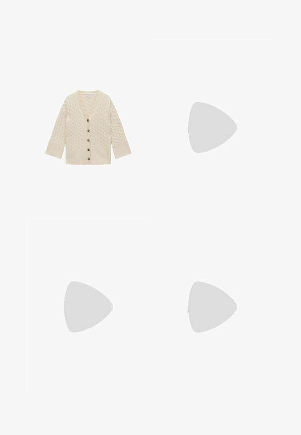 Lichtbeige gebreide cardigan met een v-hals, ribgebreide manchetten en vijf grote bruine knopen. Beschikt over een gestructureerd kabelbreipatroon.; Zwarte t-shirt met korte mouwen van gladde stof. Heeft een ronde halslijn en een losse pasvorm met een rechte zoom.; Zwarte gerimpelde rok met gelaagd ontwerp, voorzien van een decoratieve rij zilverkleurige studs langs de tailleband. Getextureerde plooien voegen diepte toe.; Tan suède enkellaars met een platformzool, ronde neus en stiksels; heeft een trekband aan de achterkant voor gemakkelijke instap.; Rode plastic zonnebril met een slank, ovaal frame. Bevat donkere lenzen en gouden branding aan de zijkant. Zwarte accenten op de uiteinden van de steunen.