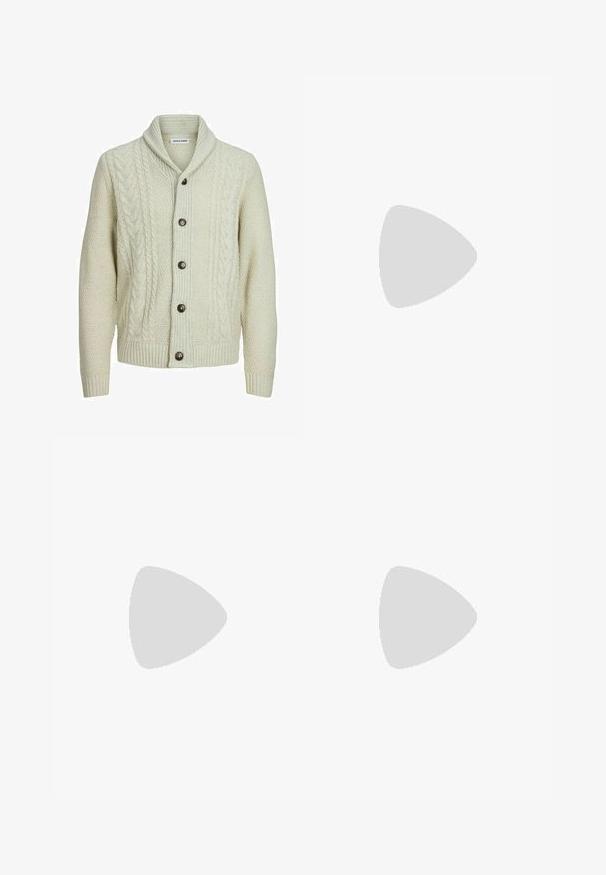 Jack & Jones CRAIG SHAWL NECK - Kardigán - white melange; Biela bavlnená tričko s krátkymi rukávmi, okrúhlym výstrihom, uvoľneným strihom a žiadnymi viditeľnými logami alebo vzormi. Hladká textúra a minimálny dizajn.; Vysoké, voľné džínsy z vyblednutého čierneho denimu. Obsahujú päť vreciek, pútka na opasok a čistý, rovný strih nohavíc.; Sivé a biele tenisky s vrchom z semišu a kože, zaoblenou špičkou, plochými šnúrkami a gumovou podrážkou s akcentom vo farbe gumy.