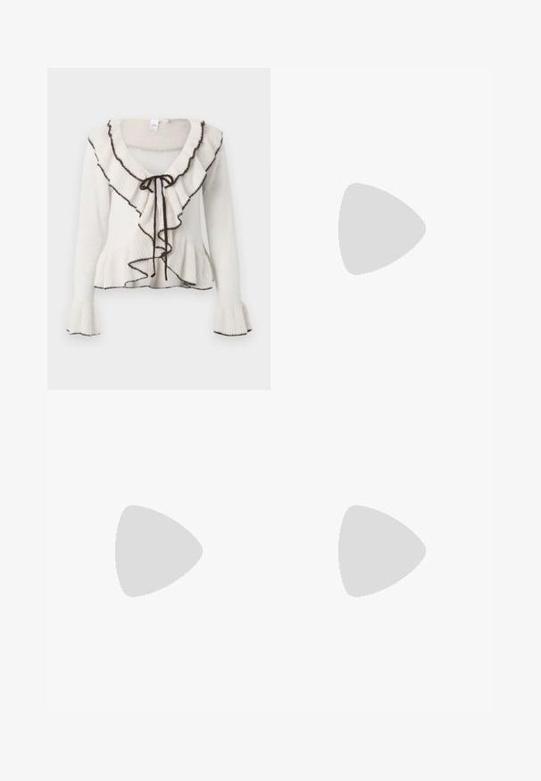 Cardigan lavorato a maglia avorio con collo arricciato, bordi in marrone scuro, chiusura con cordoncino e maniche a campana. Tessuto morbido e orlo svasato.; Top bianco a maniche lunghe realizzato in tessuto morbido e liscio. Presenta un collo a giro e una vestibilità slim con dettagli di cucitura minimi.; Jeans in denim scuro a gamba larga con vita alta, dotati di un laccio, cinque tasche e dettagli di cucitura a contrasto.; Scarpa slip-on in suede marrone con tacco basso, cinturino regolabile con fibbia argentata e suola in gomma nera.