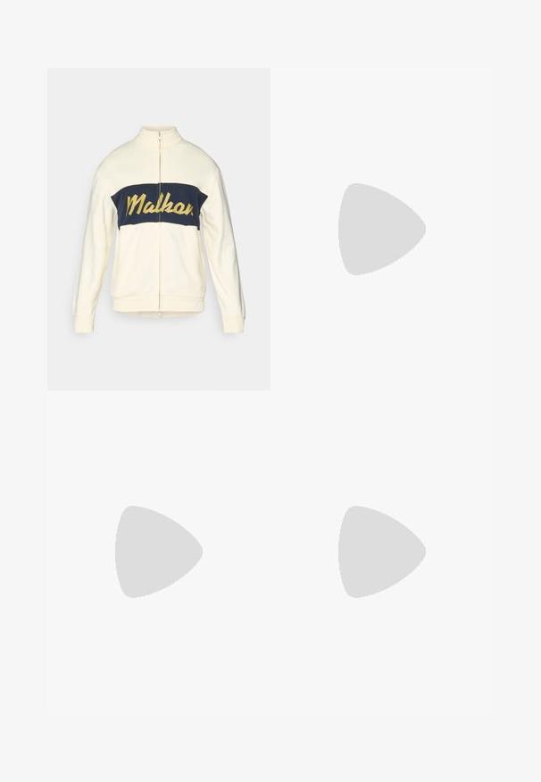 Creme zip-jakke med høj krave, marineblå horisontal farveblok med gul "Malkar" tekst i kursiv. Blødt stof med ribbede manchetter.; Hvid kortærmet sportsbluse lavet af glat stof. Har en rund halsudskæring og et gråt logo på venstre bryst, samt slidser i siderne ved kanten.; Lys grå bukser med lige snit, knaplukning, forlommer og et glat, struktureret stof. Minimalistisk design, uden mønstre.; Hvide sportssko med en glat syntetisk overdel, blå detaljer, tekstureret marineblå hæl og en letvægts, pigget sål for godt fodfæste.