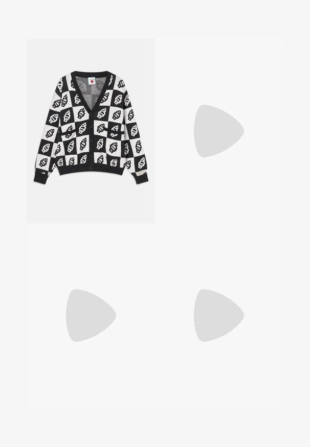 Zwart-wit geknipte cardigan met een V-hals, voorzien van een geometrisch schelp patroon, knoopsluiting en twee voorzakken. Zachte gebreide textuur.; Zwarte T-shirt van gladde stof met een ronde halslijn, voorzien van drie groene strepen op de schouders en een klein groen logo op de borst.; Zwarte broek met een ingewikkeld patroon van verschillende vormen, waaronder bloemendessins en strepen in oranje, groen en wit.; Zwarte suède sneakers met gele accenten, voorzien van drie strepen en een bruine rubberen zool. Inclusief een gevoerde tong voor comfort.