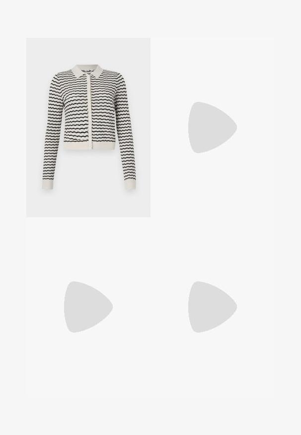 Stripet cardigan i svart og hvitt med strikket tekstur, med krave, lange ermer og knepping i front. Kort design.; Kortermet t-skjorte for menn i en lys beige farge. Har rund hals, vanlig passform og glatt bomullsstoff. Enkel design.; Sorte vide bukser laget av et glatt stoff, med knappfeste foran, to sidelommer og dype folder.; Sorte patentlæder slingback hæle med spids tå og stiletto hæl. Har dekorative remme og sølv hardware accenter.