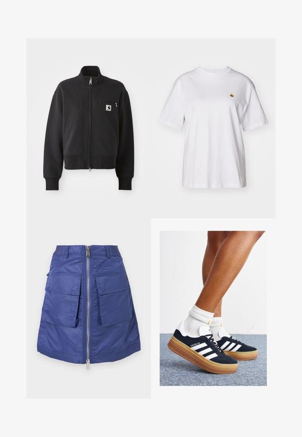 Schwarze, cropped Zip-Jacke mit hohem Kragen, Vorderentaschen und einer kleinen Brusttasche mit Logo-Akzent. Weicher Stoff.; Weißes Baumwoll-T-Shirt mit lockerem Schnitt, kurzen Ärmeln und einem kleinen gestickten Logo auf der linken Brustseite.; Marineblaue Nylon-Rock mit einem frontalen Reißverschluss. Verfügt über zwei große aufgenähte Taschen und eine strukturierte Silhouette. Glatte Textur.; Schwarze Wildledersneaker mit weißen Streifen und Akzenten, rundlicher Zehenbereich, Sohlen aus braunem Gummi, kombiniert mit weißen, gerippten Sneakersocken.