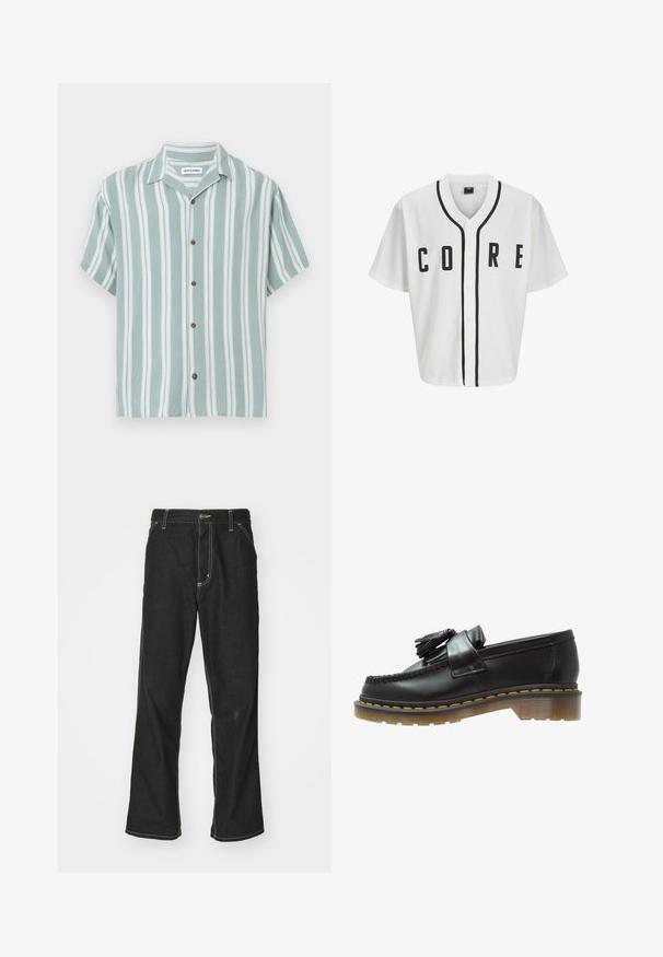 Maglietta in stile baseball bianca con maniche corte, bottoni neri sul davanti e scritta "CORE" in nero in evidenza. Presenta rifiniture in nero lungo il colletto.; Camicia a maniche corte con strisce verticali verdi e bianche, realizzata in tessuto leggero. Presenta una vestibilità rilassata e bottoni marroni.; Jeans in denim nero con una vestibilità ampia, caratterizzati da cuciture bianche a contrasto, chiusura a bottone e un design a gamba dritta.; Mocassini in pelle nera con finitura testurizzata, caratterizzati da un pon-pon decorativo e cuciture gialle a contrasto, su una suola spessa e trasparente.