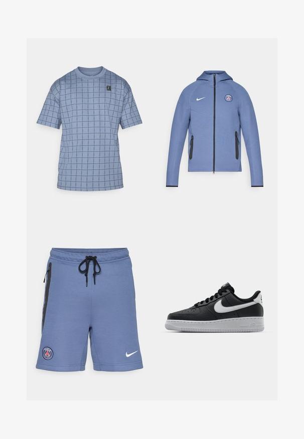 Chaqueta azul de cremallera, hecha de un tejido suave, con capucha, bolsillos con cremallera negros y un logo en el pecho. Acabada con detalles en blanco de la marca Nike.; Camiseta de manga corta de color azul claro con un patrón de cuadrícula en azul oscuro, con una pequeña etiqueta de logo negra en la parte superior izquierda. Material de algodón suave.; Pantalones cortos deportivos azules hechos de un tejido suave, con cremalleras laterales negras, un cinturón ajustable y un logo del Paris Saint-Germain en el lado izquierdo.; Zapatilla negra de cuero con superficie texturizada, logo de Nike en blanco, suela gris, puntera redonda y diseño de encaje. Presenta perforaciones en la puntera.