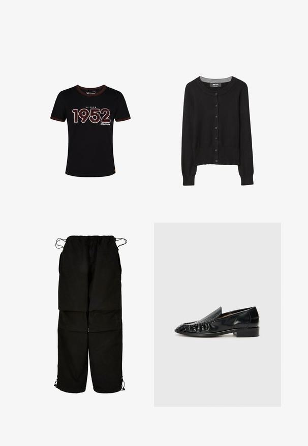 Schwarzer Strickcardigan mit Rundhalsausschnitt, vorderem Knopfverschluss, langen Ärmeln und strukturiertem Stoff. Grauer innerer Kragenakzent.; Schwarzes Baumwoll-T-Shirt mit braunem geripptem Kragen. Mit "SINCE 1952" in weißem und rotem Text. Lässig geschnitten mit kurzen Ärmeln.; Schwarze Hose aus leichtem Material, mit verstellbarem Bund und Kordelzug am Saum. Entworfen mit einer lockeren, oversized Passform und mehreren Taschen.; Billi Bi Mokassin - black