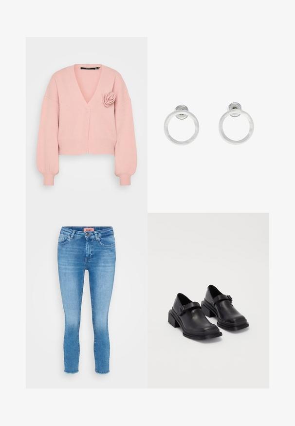 Růžový zkrácený kardigan s výstřihem do V, ribovanými manžetami a dekorativním detailem růže na levé straně. Jemná textura, volný střih.; Tři dlouhé rukávy topy ve zkrácené délce naskládány na sobě, barvy bílá, béžová a tlumená modrozelená, s kulatými výstřihy na světle šedém pozadí.; Svetle modré skinny džíny z denimu s středně vysokým pasem, designem s pěti kapsami a roztrhaným lemem na kotnících. Značková etiketa viditelná na pase.; Černé kožené boty s kulatou špičkou, plochou podrážkou a páskem s detaily s přezkou. Masivní blokový podpatek pro zvýšenou stabilitu.; Stříbrné kovové kruhové náušnice s broušenou texturní úpravou, s kulatým designem a průhledným záznamem pro bezpečné nošení.