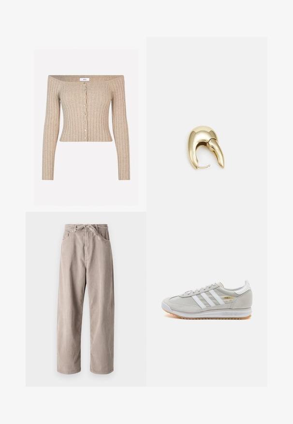Bež pleten pulover z odkritimi rameni, ki ima dolge rokave, oprijet kroj in valovito zapenjanje z dekorativnimi gumbi.; Top z rašeljimi rokavi v kremni barvi, ki ima nagubano ovratnico in dolge rokave ter usklajen silhuet. Splošna gladka tekstura.; Beige kordurojske hlače s sproščenim krojem, ki imajo vrvico za prilagajanje pasu, dva sprednja žepa in vertikalno rebrasto teksturo.; Svetlo sivi tenisice od antilopa i mrežaste tkanine, s tri bijele pruge, okruglim vrhom i gumenim potplatom. Zlatni logo akcent blizu vezica.; Uhane nakit iz zlatastega tona z gladko, ukrivljeno zasnovo. Ima edinstveno koničasto obliko, polirano površino in zaponko s tečajem.