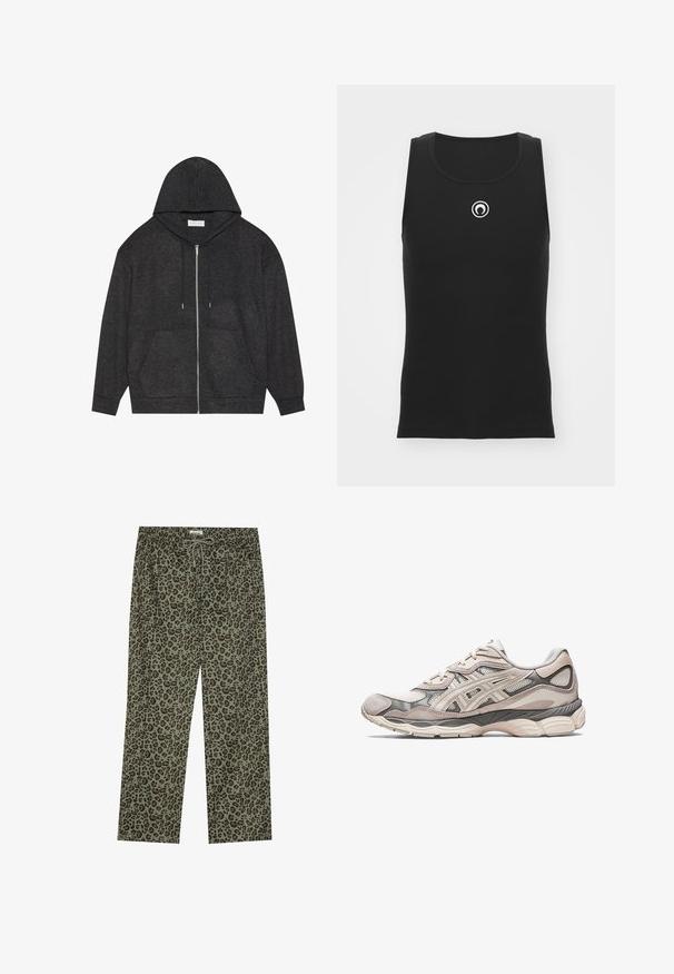 Graphitgrauer Zip-Hoodie mit Kordelzugkapuze, gerippter Struktur und vorderen Taschen. Mit langen Ärmeln und lockerer Passform.; Schwarzes geripptes Tanktop mit einem runden Ausschnitt und einem kreisförmigen weißen Logo auf der Brust; hat eine taillierte Passform.; Leopardenmuster-Hosen in Olivegrün, aus weichem Stoff, mit elastischem Bund und Zugbandverschluss für eine verstellbare Passform.; Hellgrauer Sportschuh mit einem Obermaterial aus Mesh und Wildleder. Verfügt über eine gepolsterte Sohle, ausgeprägte Überzüge und ein strukturiertes Design.