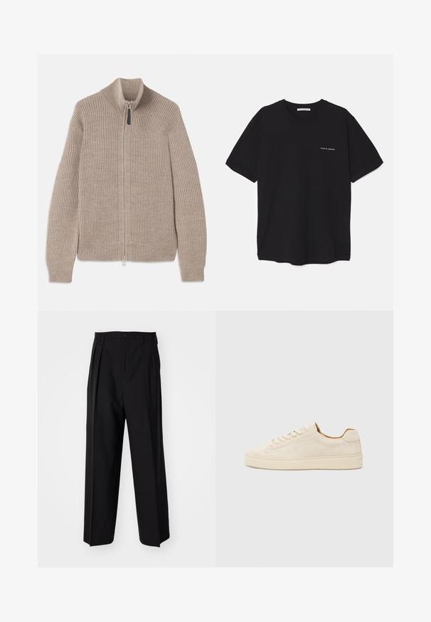 Sweater bege tricotado com fecho éclair, textura canelada, gola alta e mangas longas. Apresenta um fecho metálico e sem padrões adicionais.; T-shirt preta de algodão com gola redonda, mangas curtas e impressão de logó tipo branca no lado esquerdo do peito. Design simples, de cor sólida.; Calças pretas plissadas com um design reto e de perna larga. Feitas de um tecido liso, apresentam um fecho de botão e passantes para cinto.; Sapatilhas de camurça bege com um design de cano baixo, bico redondo, atacadores planos e uma sola de borracha texturizada. Estilo minimalista sem logótipos visíveis.